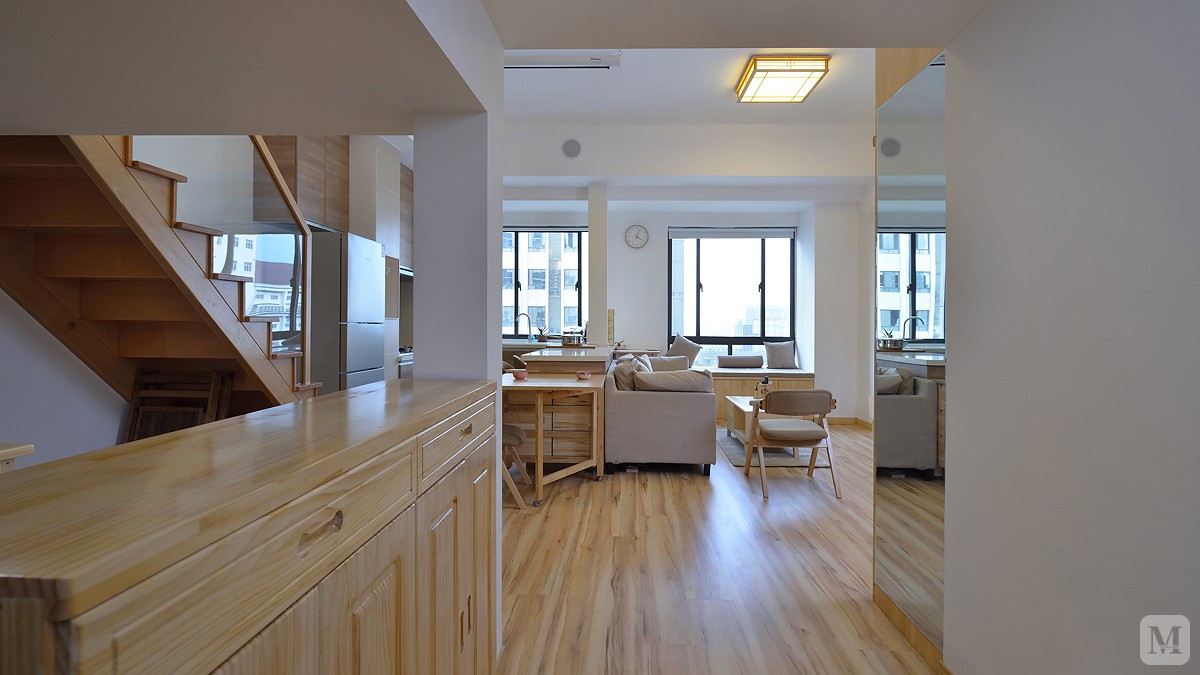 日式 #二室 将客厅靠窗设置,完全无遮挡,保证了整个空间的采光.