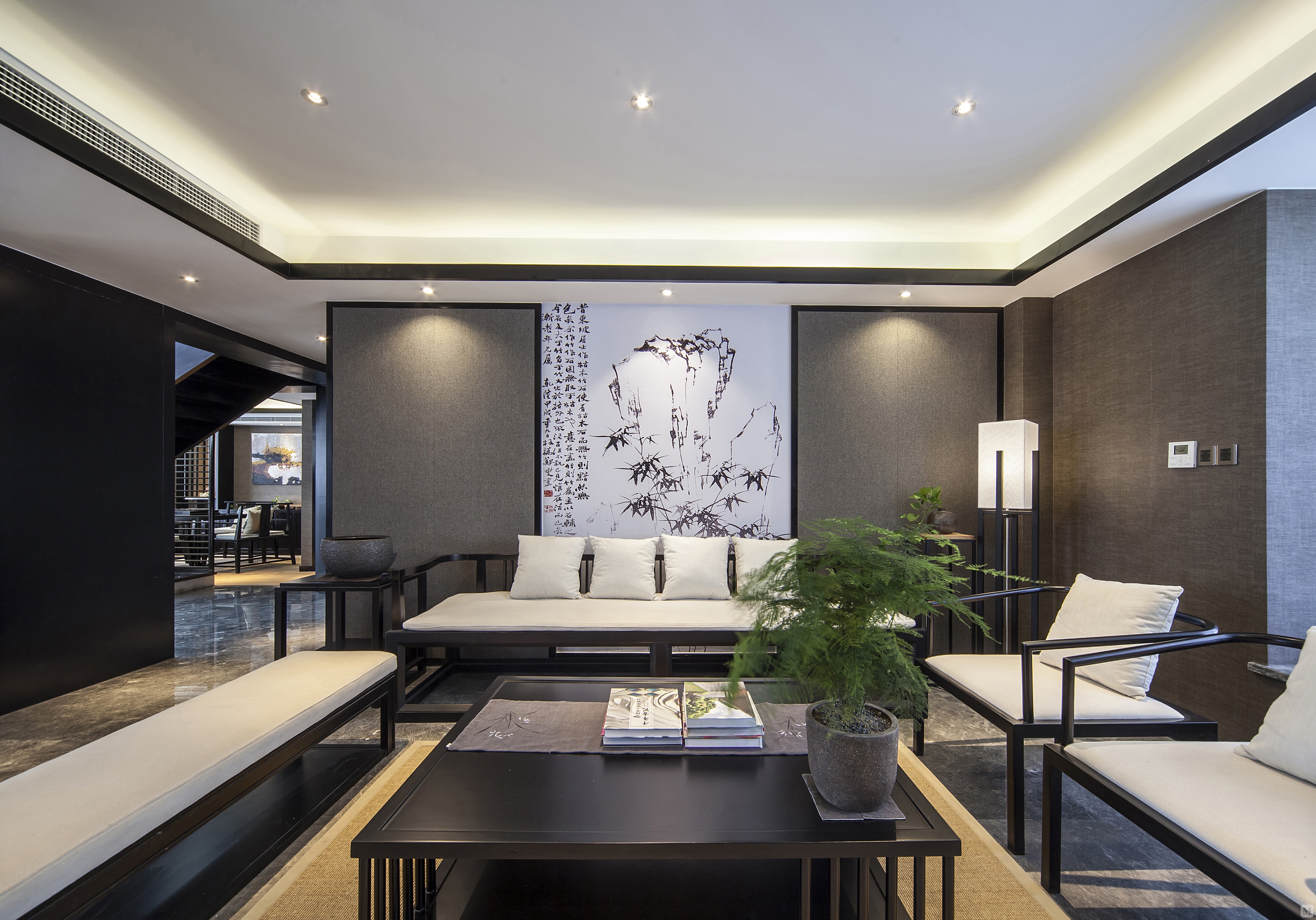 而大巧不工的布局似乎也在极力诠释,装修给人们带来的中式典雅环境