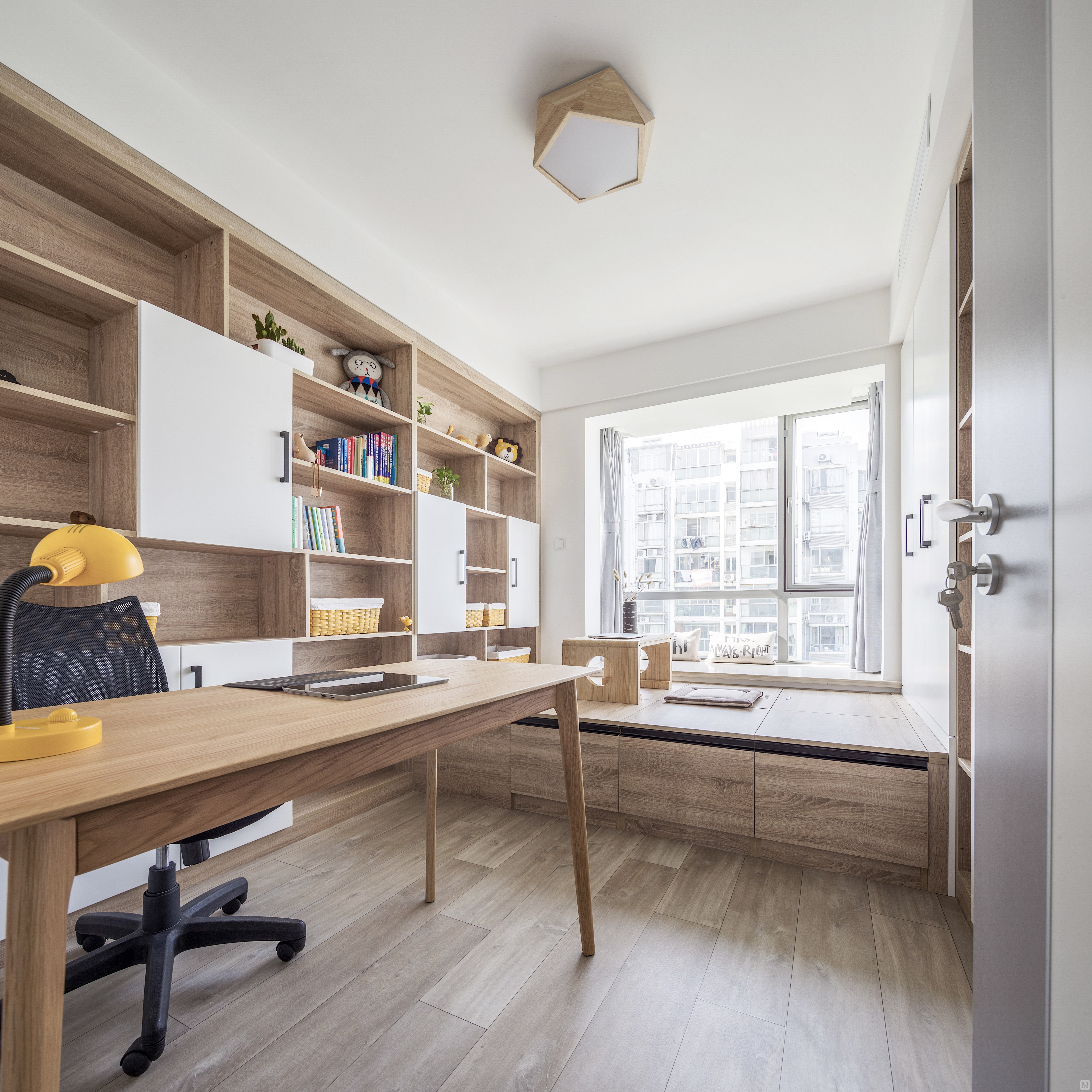 摩洛哥简约书房书柜装修效果图心自在人自在