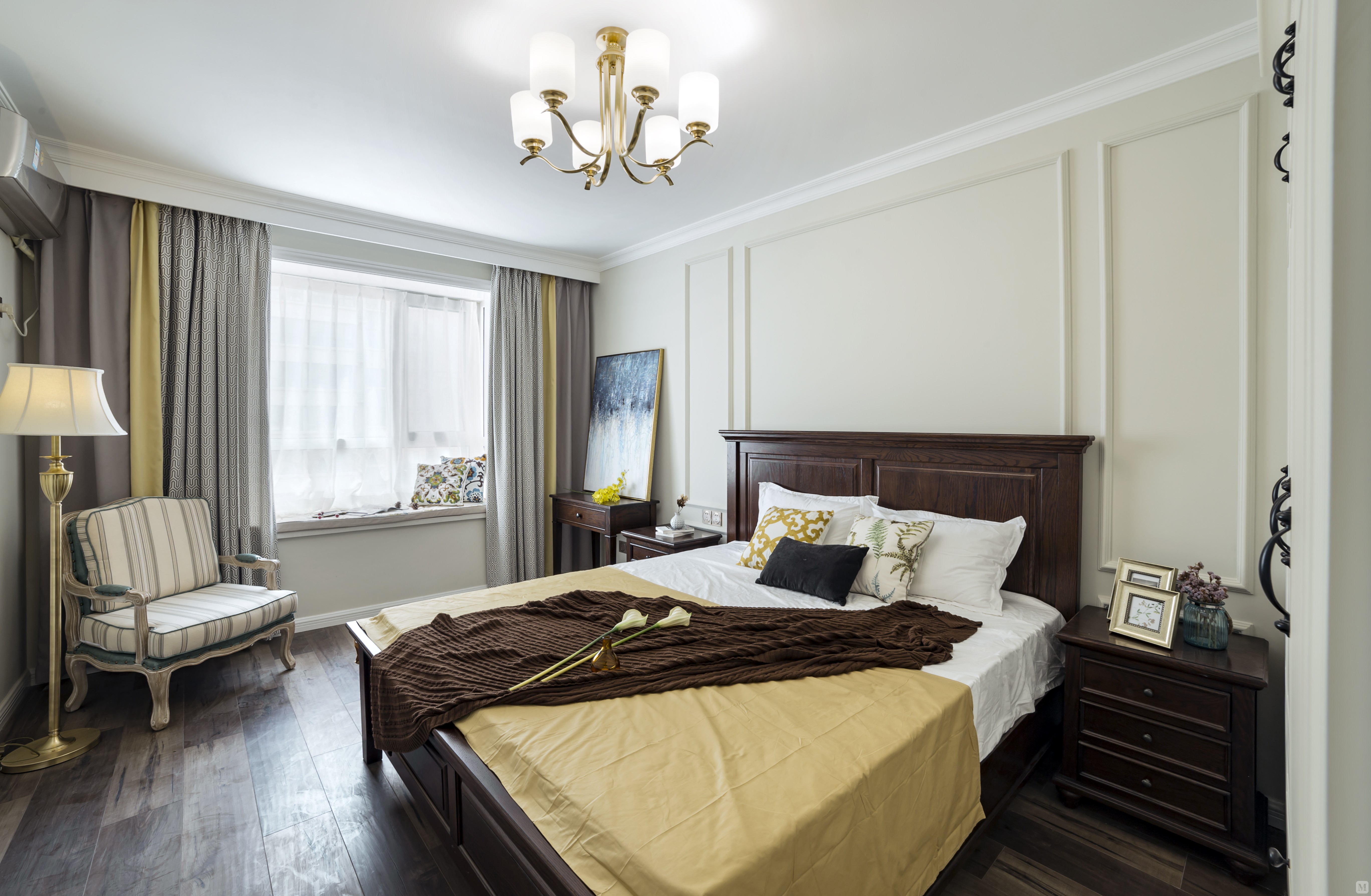 美式卧室衣柜装修效果图