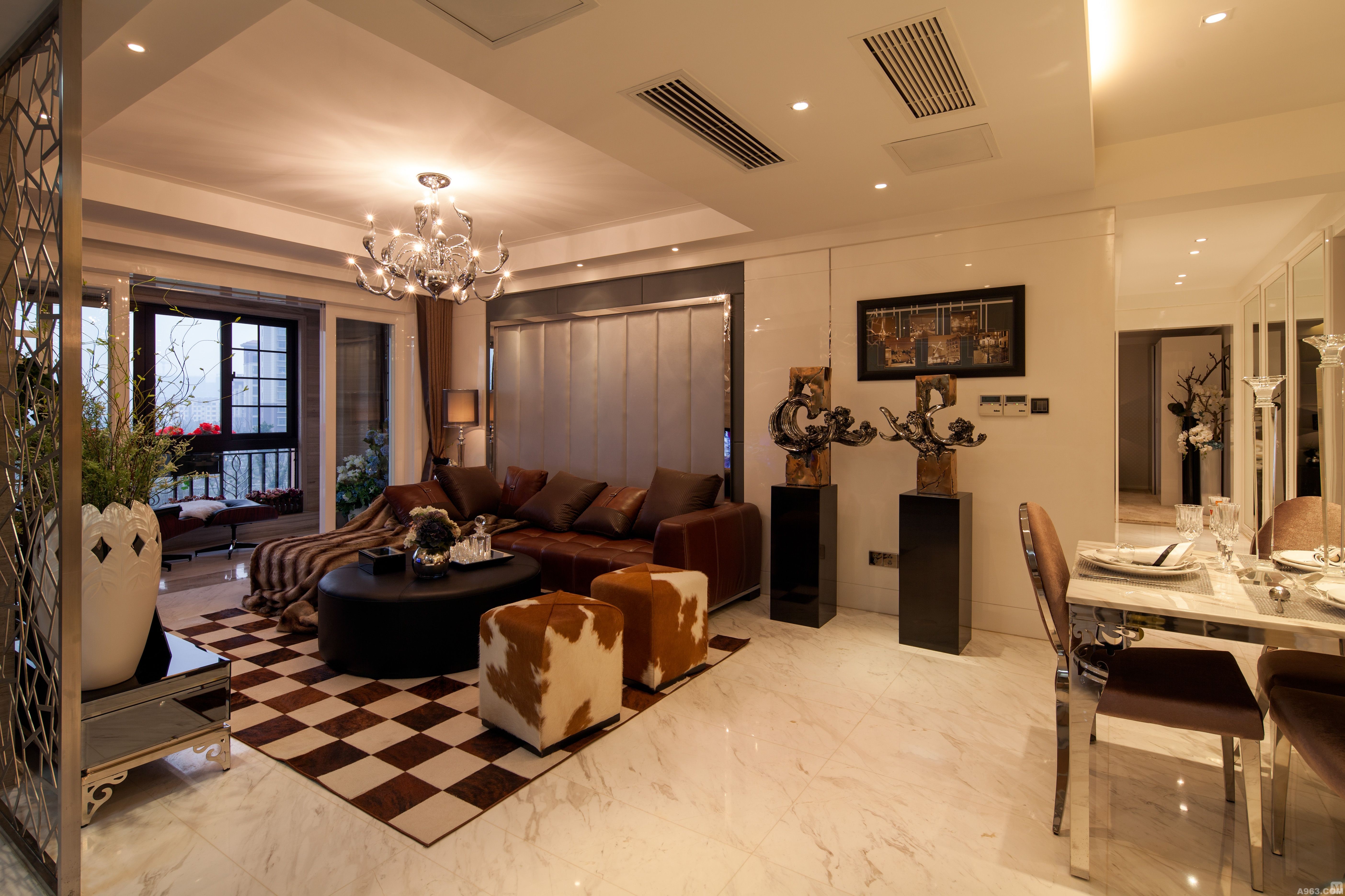 家是心灵的港湾,"现代典雅风格"以其纯美的色彩组合,赢得人们对它的