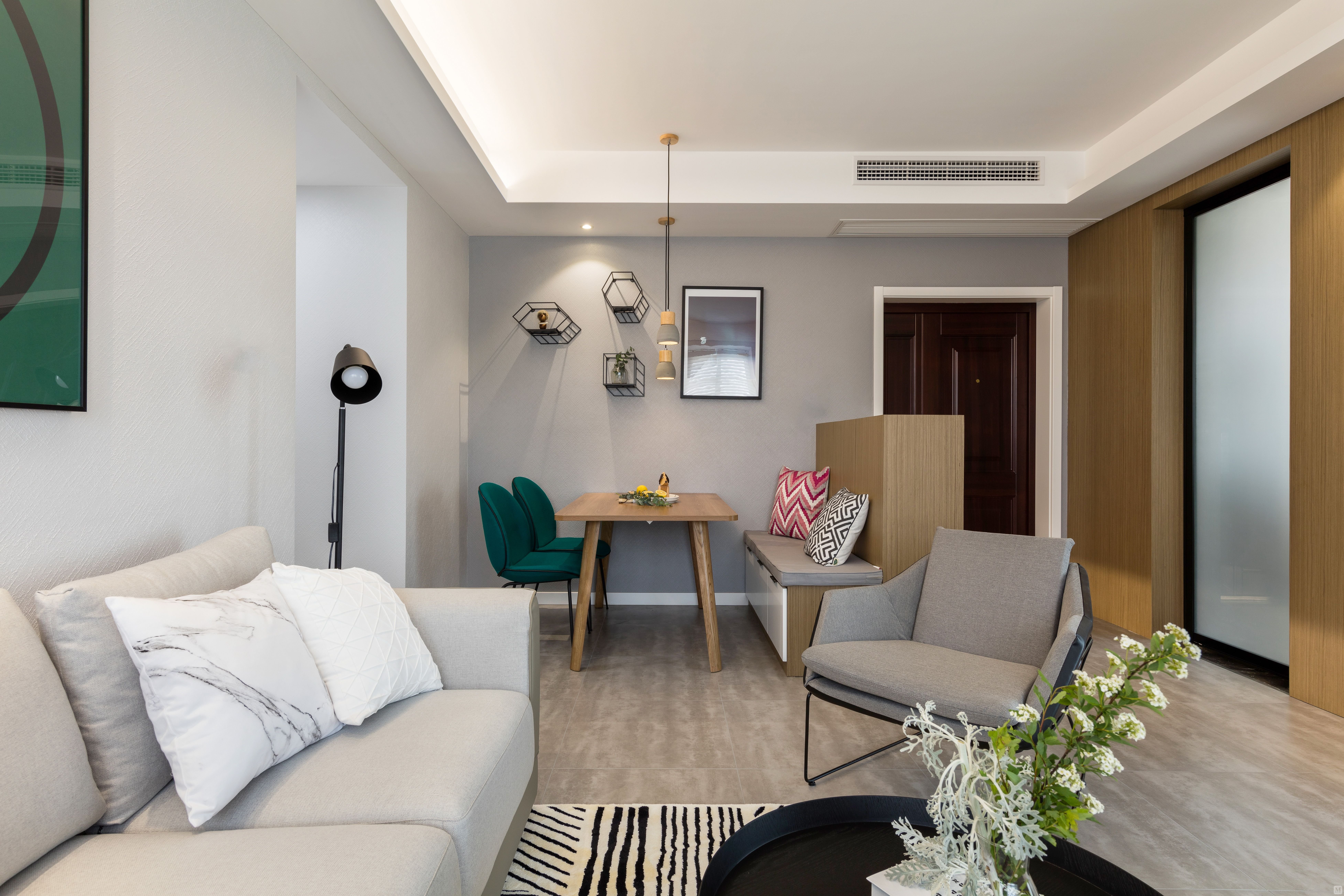 1万140㎡简欧二房装修喧嚣与繁忙中的简单自然-红星美凯龙家装效果图