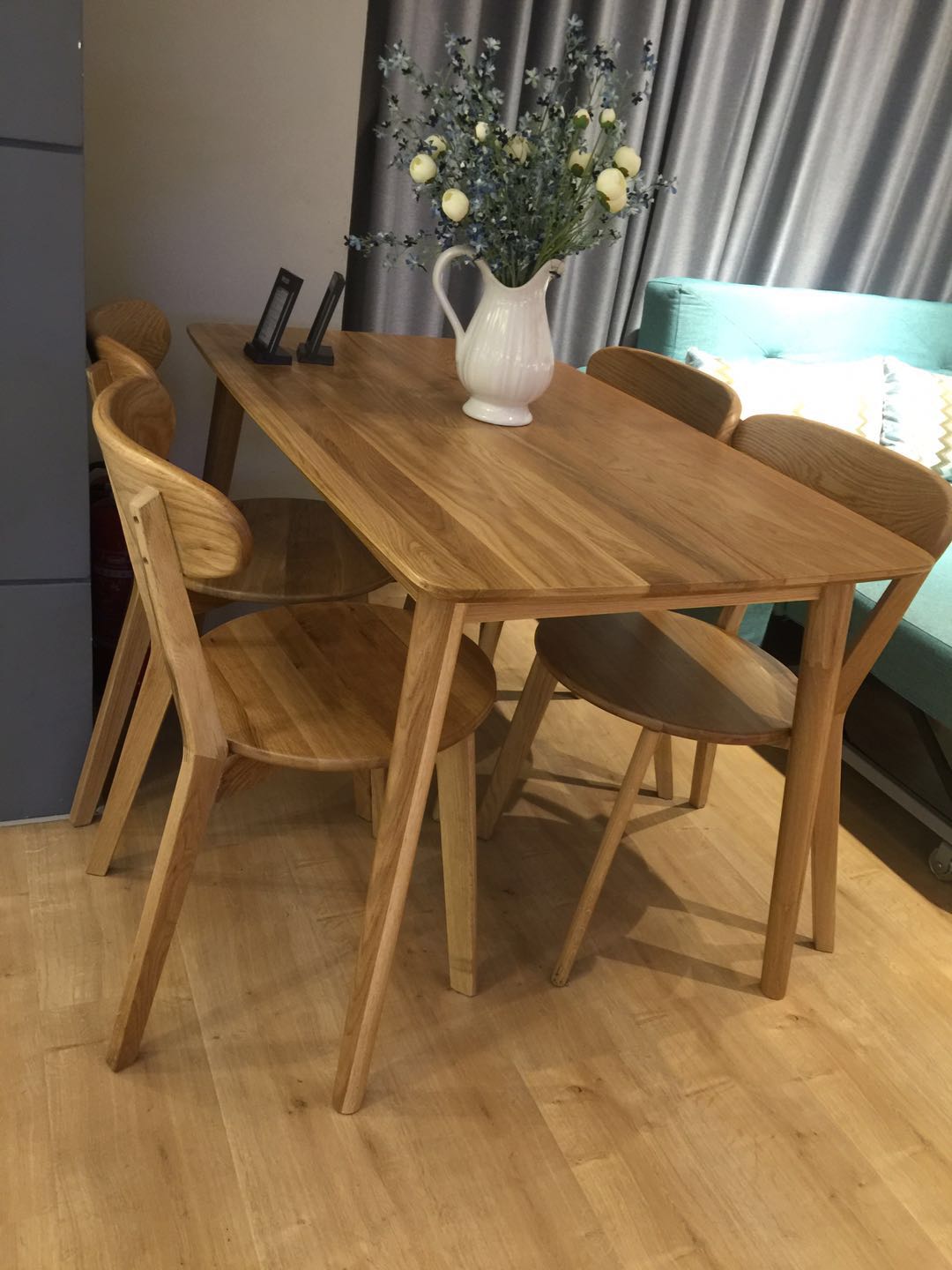 古奇依诺 餐桌 古奇依诺餐桌 cz