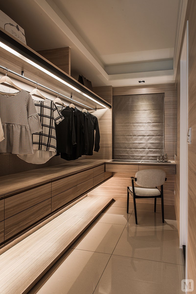 简约衣帽间灯具装修效果图