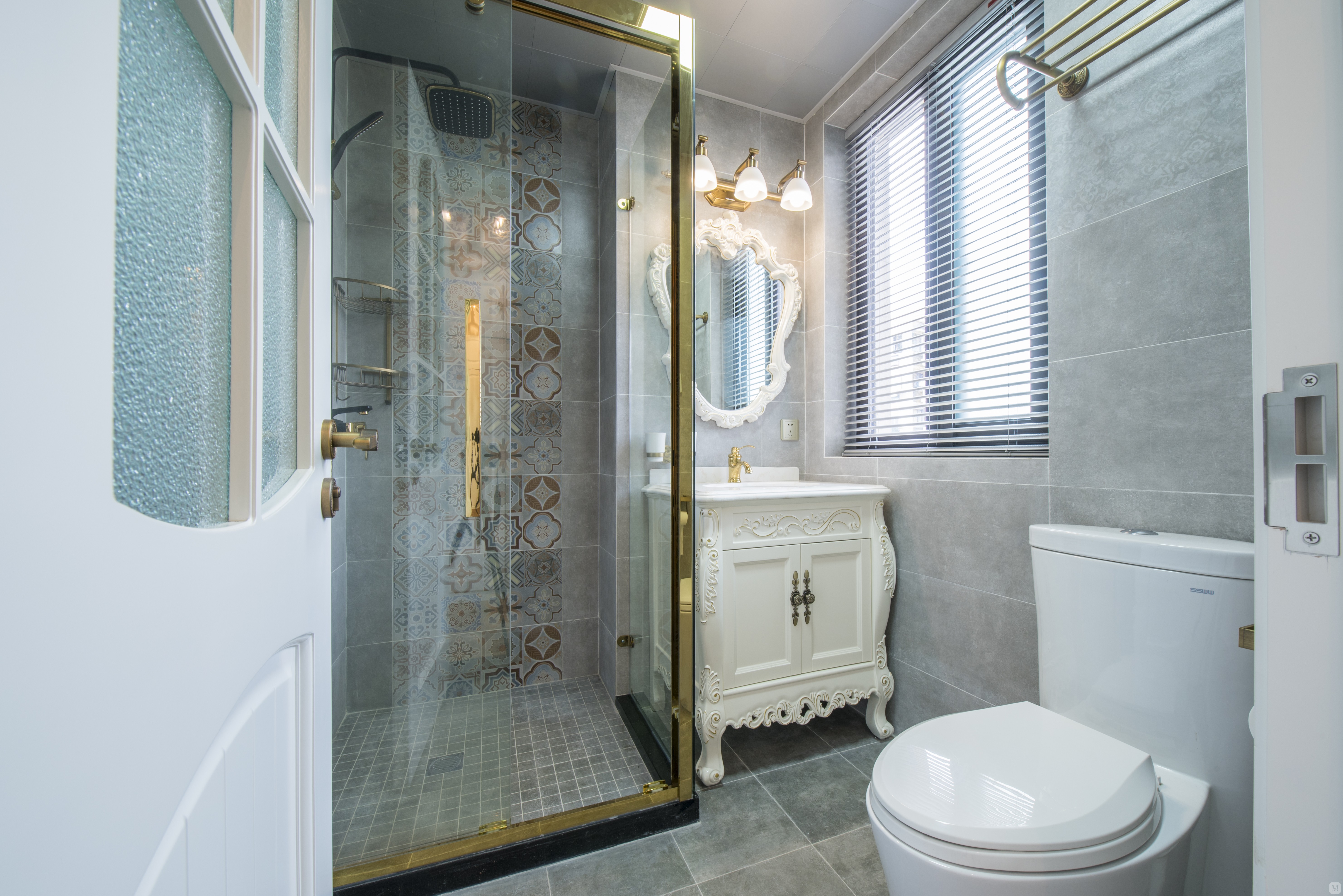 美式卫生间浴缸装修效果图