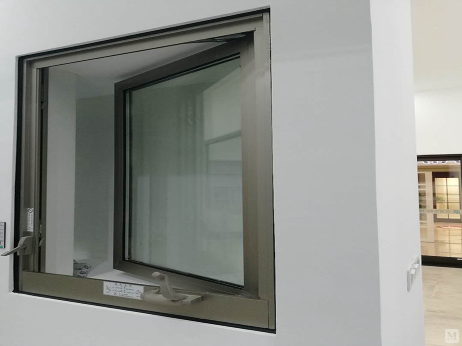 ykkap手摇平开窗含五金件ld