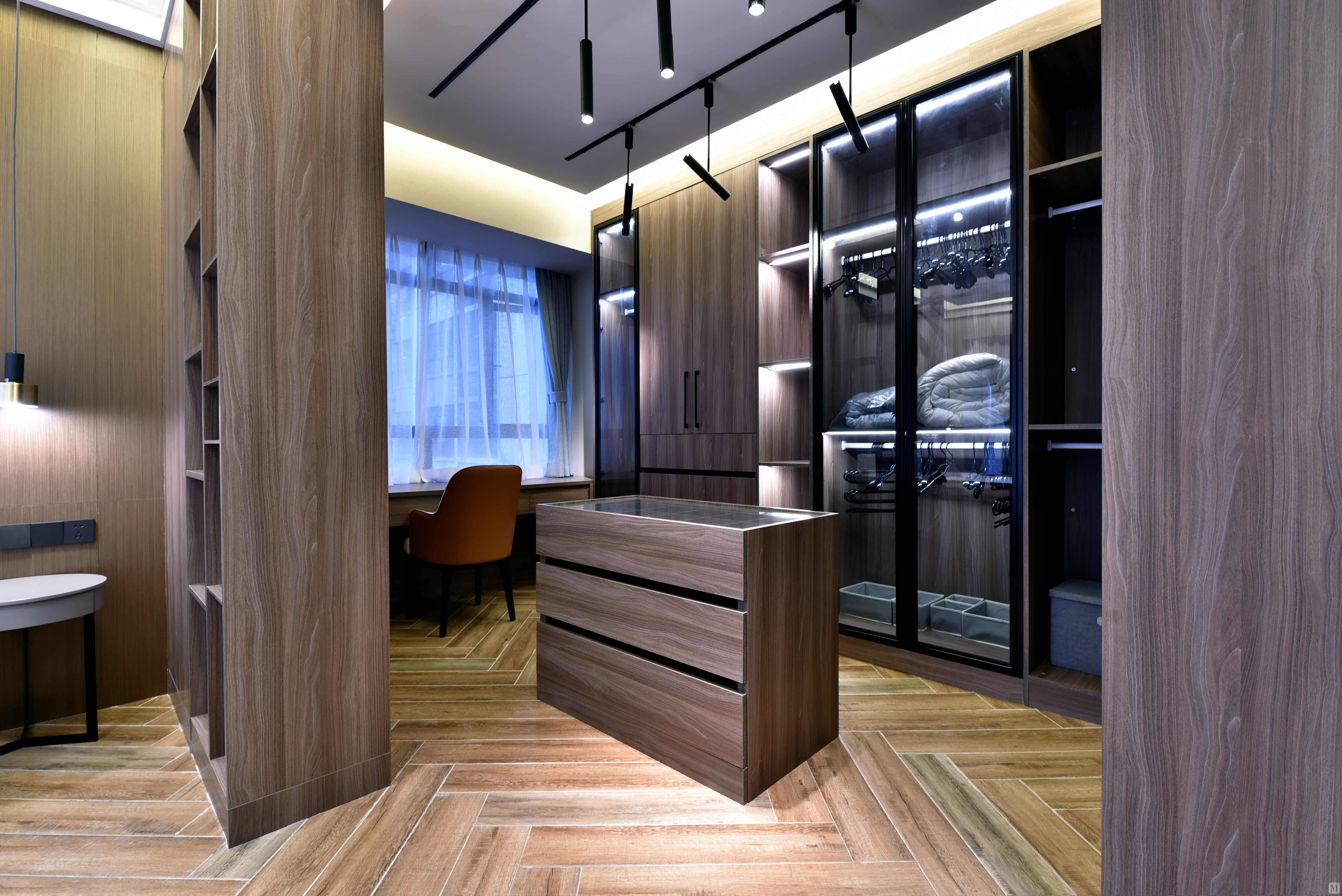 混搭衣帽间衣柜装修效果图