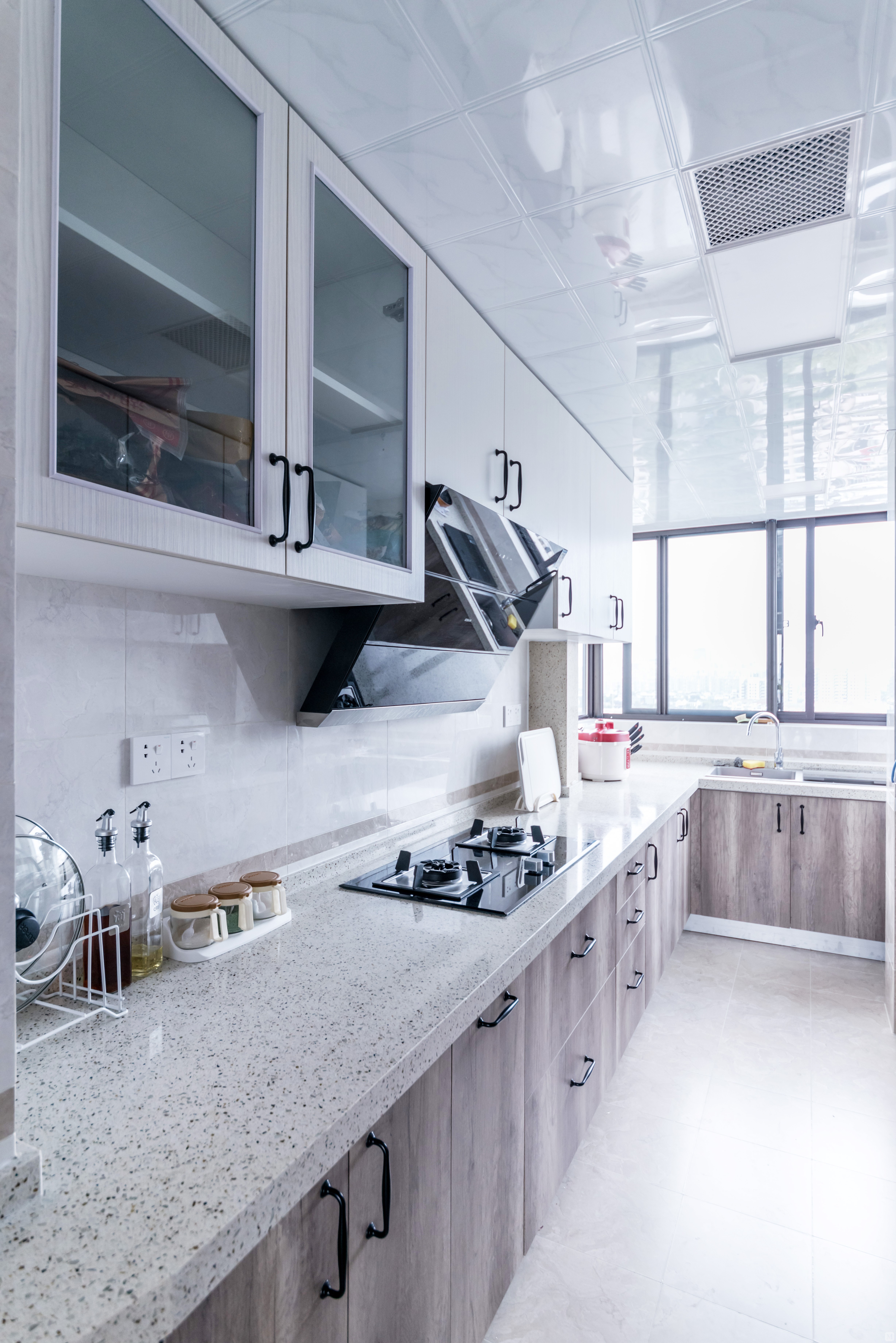 日式厨房橱柜装修效果图