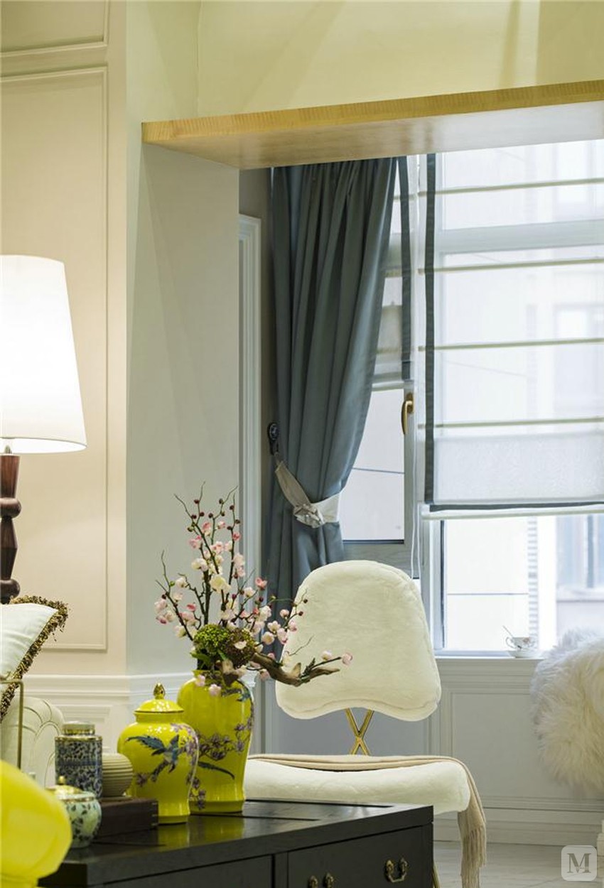 设计一个极简北欧风格的浪漫小资情调的家居环境,体现屋主个性品味